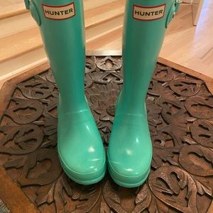 Girls turquoise Hunter boots. Size US 2/3